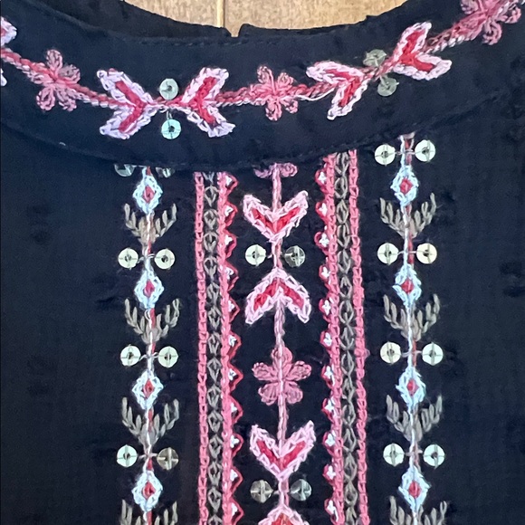Zara Black Top with Pink Embroidery Detail - Picture 4 of 8